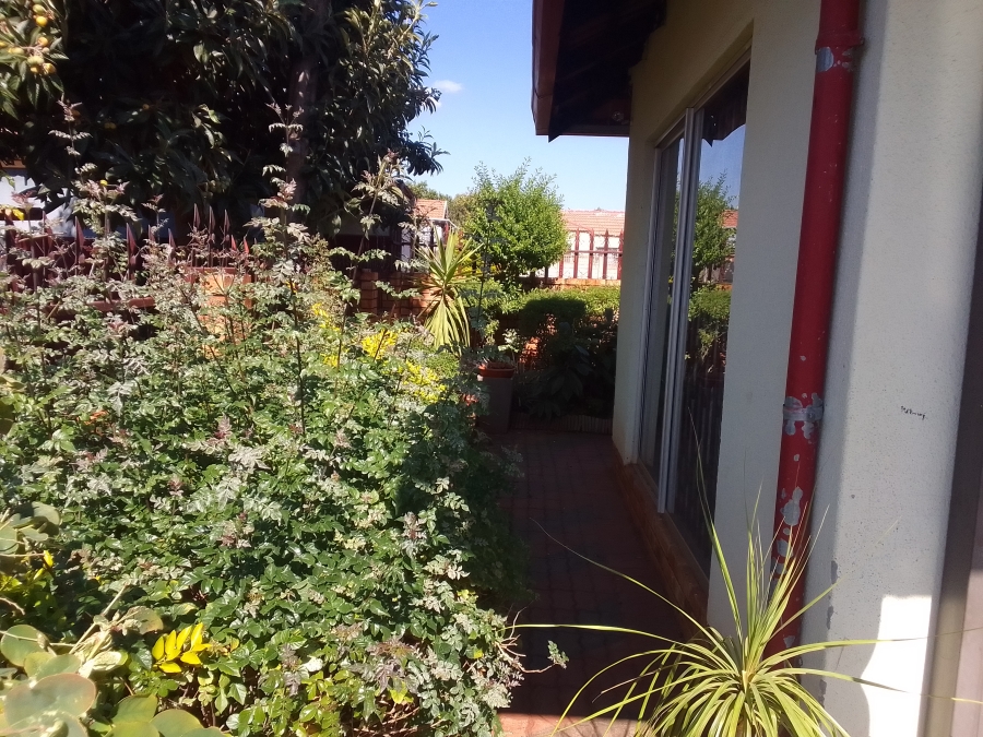 3 Bedroom Property for Sale in Geelhoutpark North West